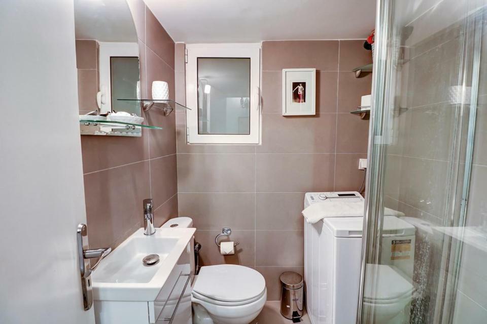 Victoria Jewels Apartment Атина Екстериор снимка